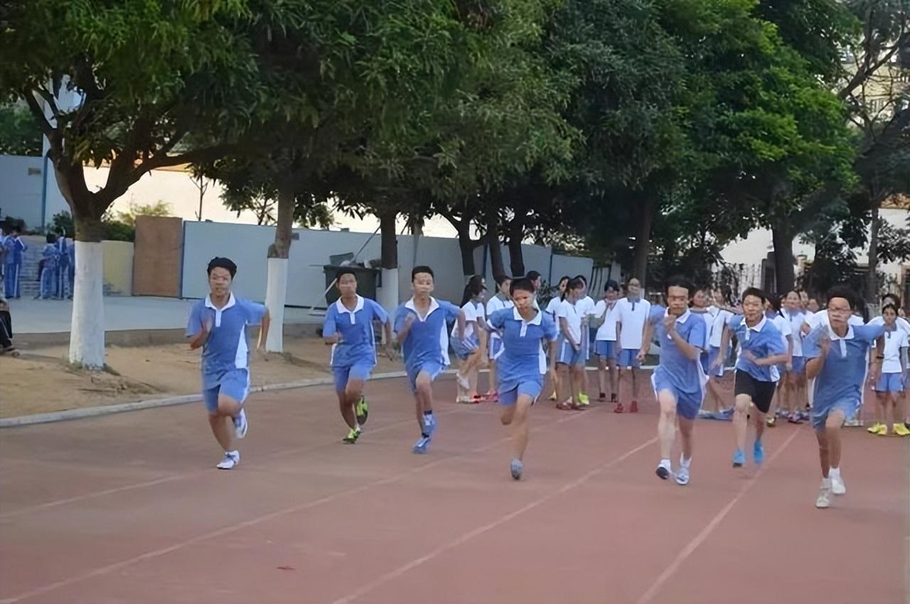 這是一篇關(guān)于學(xué)生校服定制執(zhí)行標(biāo)準(zhǔn)的文章！
